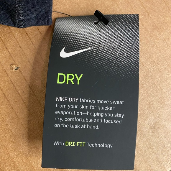 WITH TAGS** AUTHENTIC NIKE Team Canada Hockey Short-Sleeve Hoodie Adult S - Picture 4 of 6